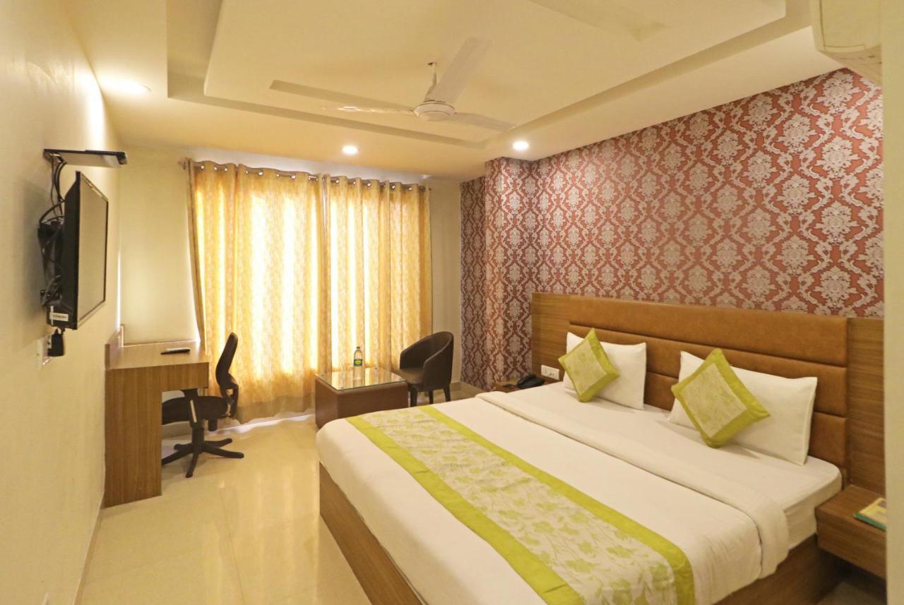 Hotel Ronit Royal Delhi Airport By D'Capitol New Delhi Exterior foto