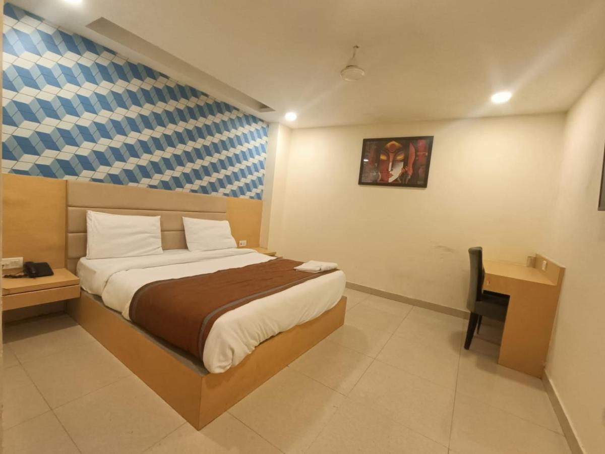 Hotel Ronit Royal Delhi Airport By D'Capitol New Delhi Exterior foto