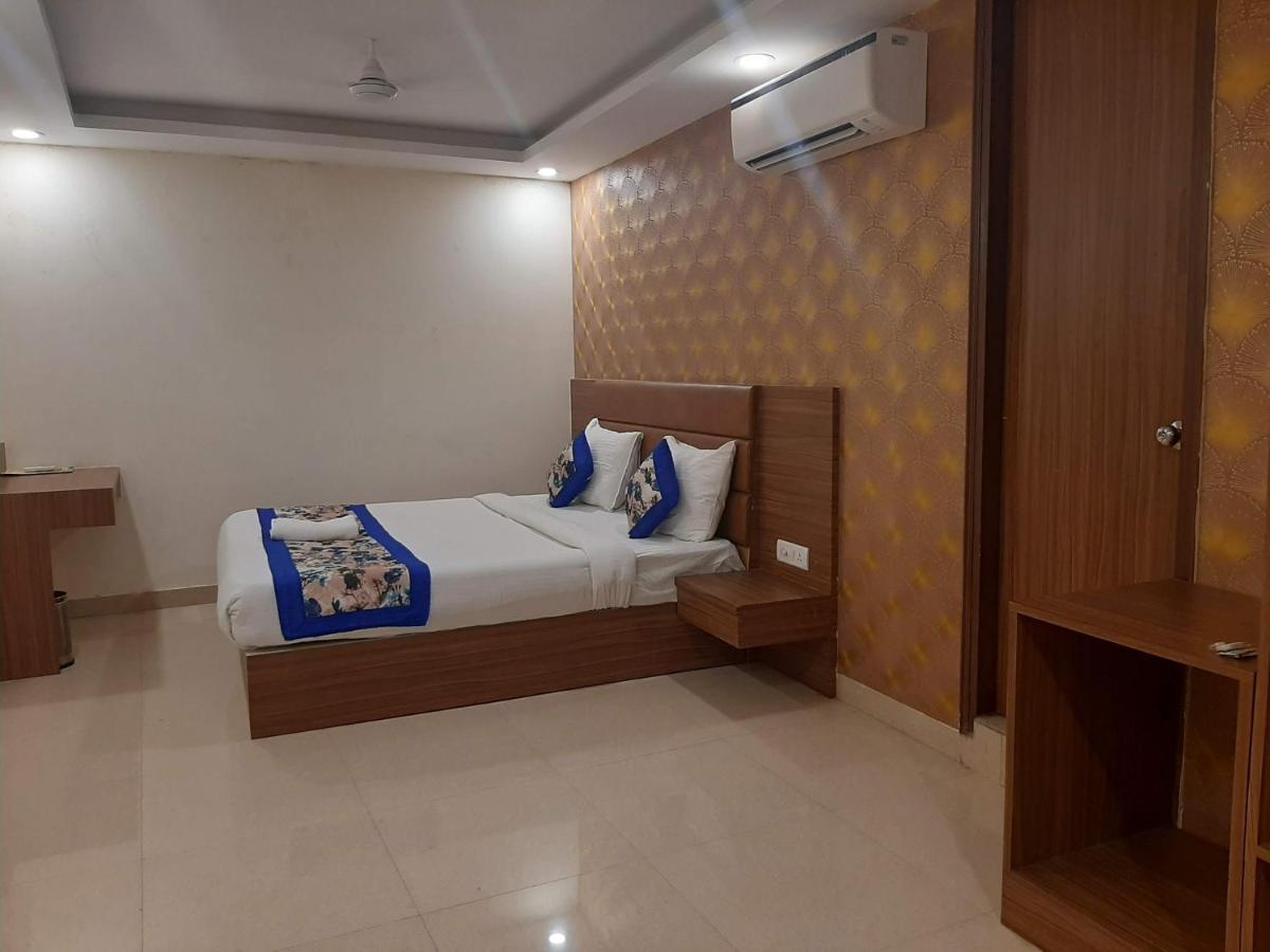 Hotel Ronit Royal Delhi Airport By D'Capitol New Delhi Exterior foto
