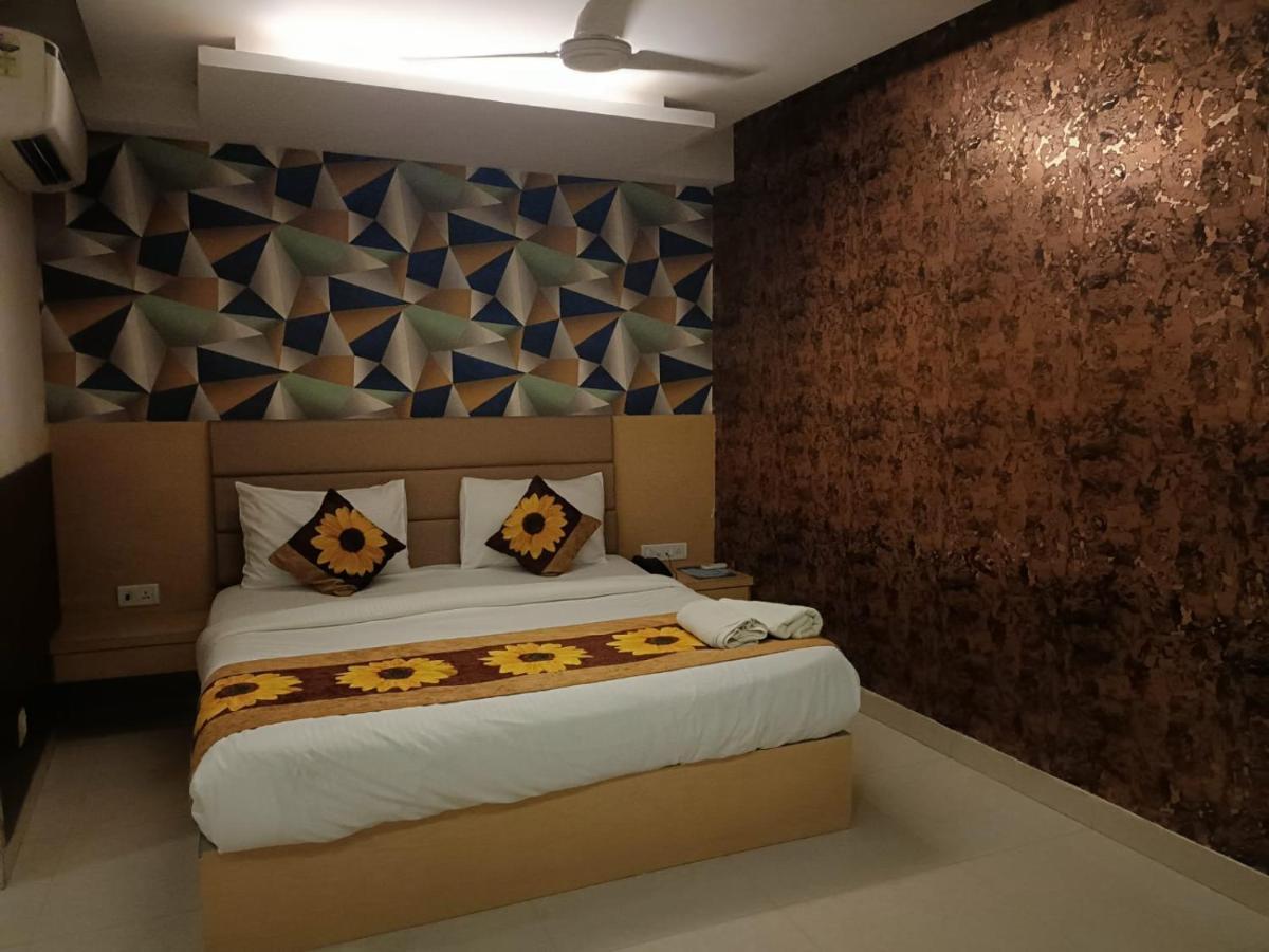 Hotel Ronit Royal Delhi Airport By D'Capitol New Delhi Exterior foto
