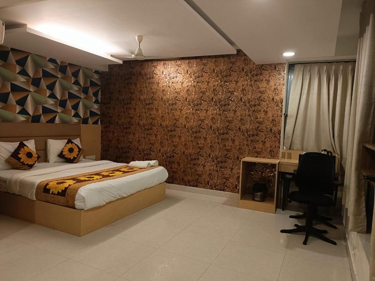 Hotel Ronit Royal Delhi Airport By D'Capitol New Delhi Exterior foto