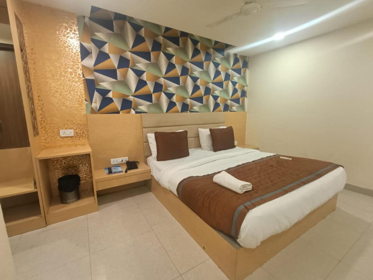 Hotel Ronit Royal Delhi Airport By D'Capitol New Delhi Exterior foto