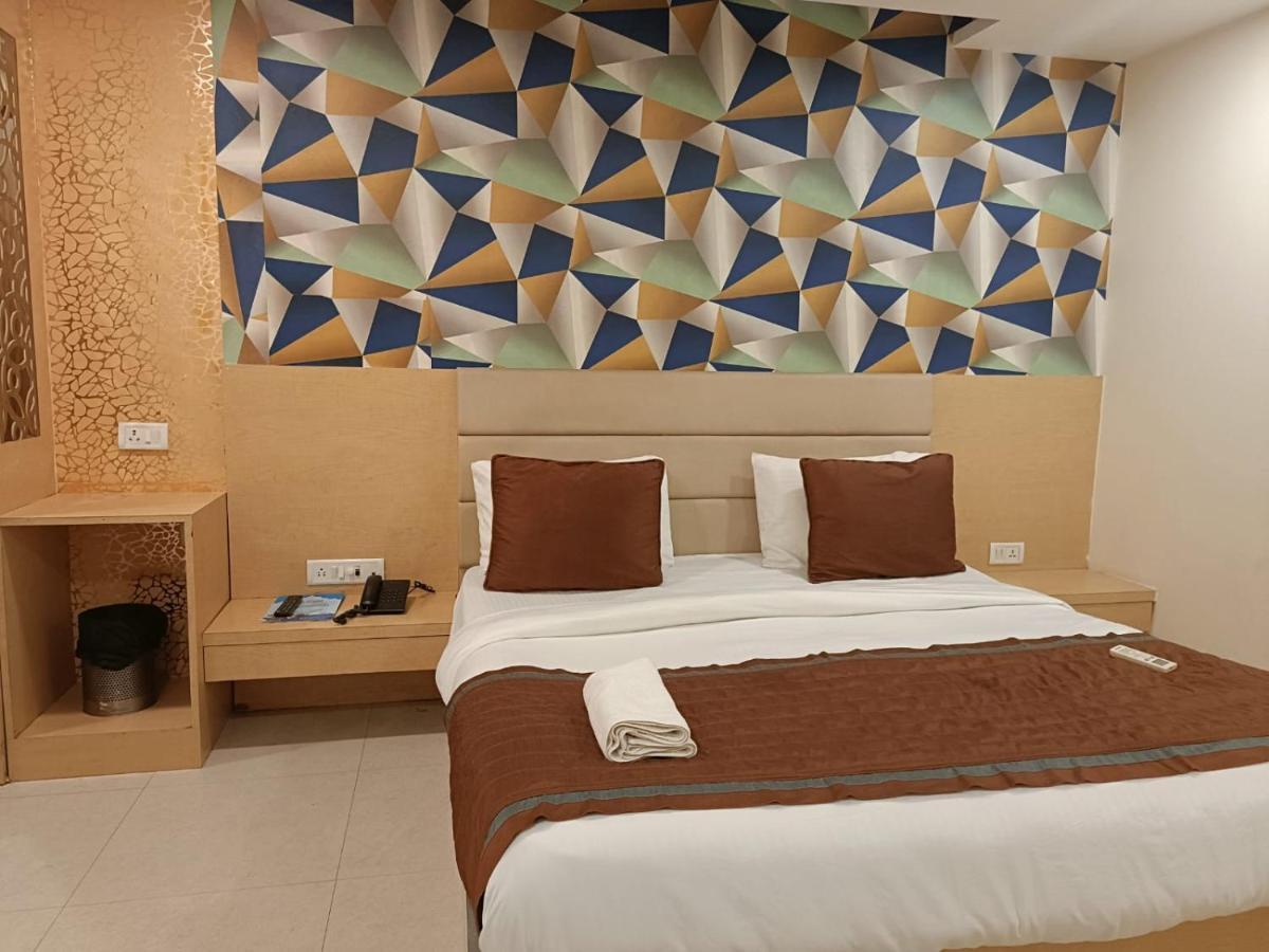 Hotel Ronit Royal Delhi Airport By D'Capitol New Delhi Exterior foto