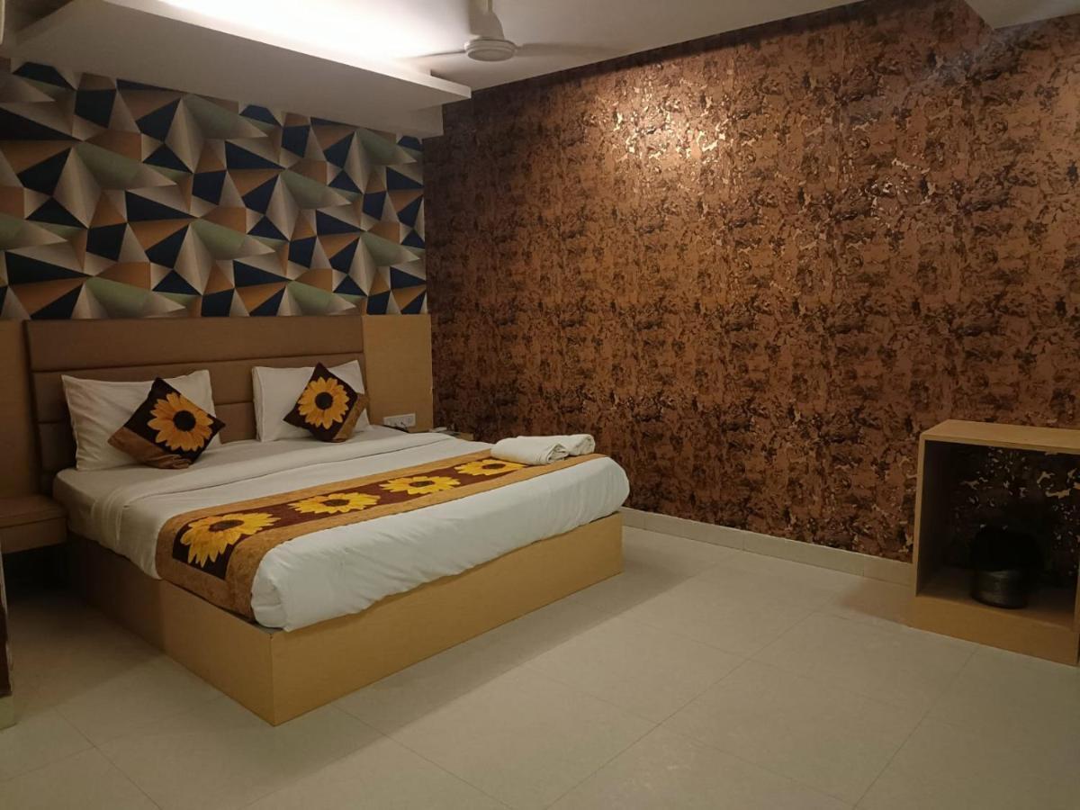 Hotel Ronit Royal Delhi Airport By D'Capitol New Delhi Exterior foto