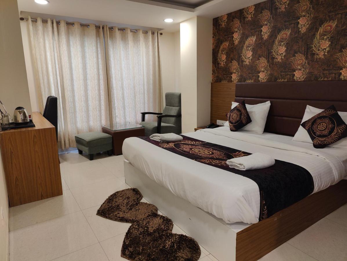 Hotel Ronit Royal Delhi Airport By D'Capitol New Delhi Exterior foto