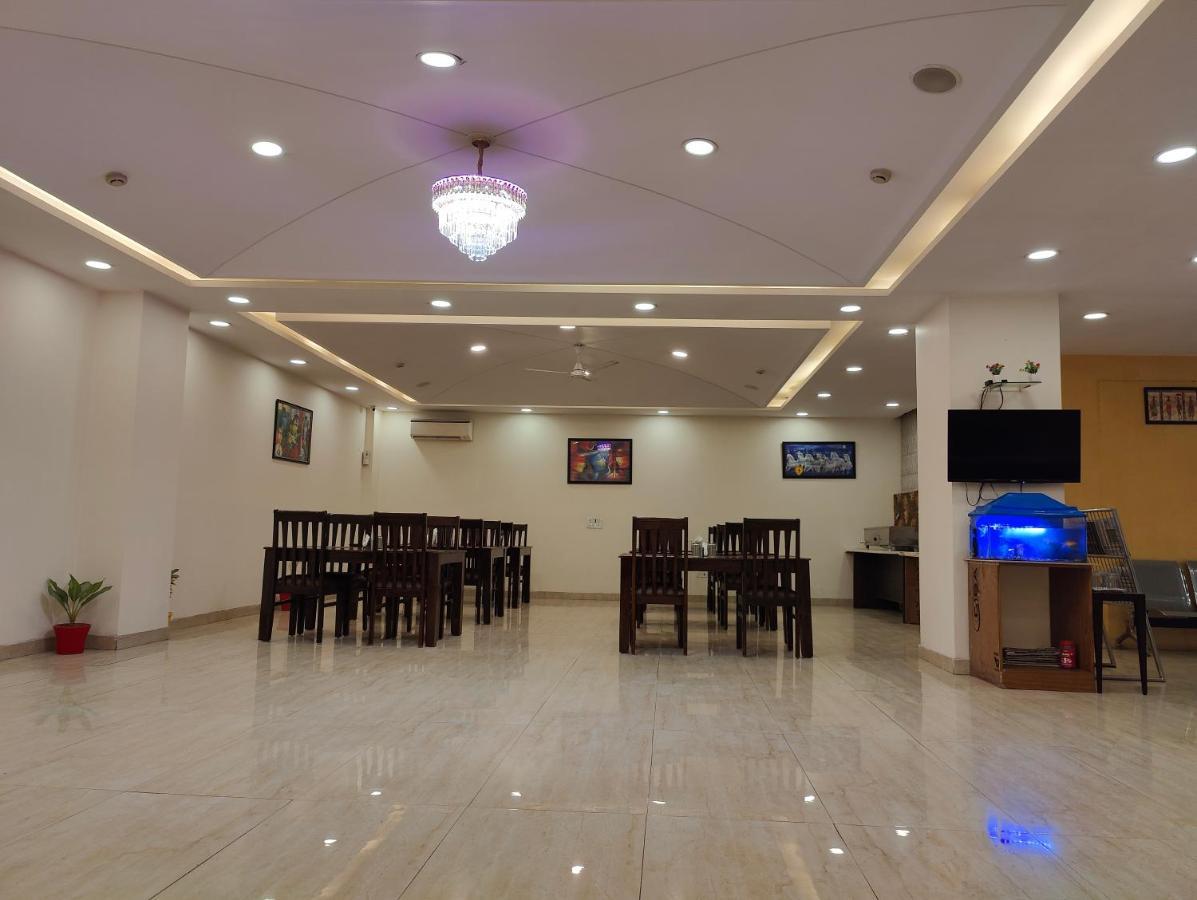 Hotel Ronit Royal Delhi Airport By D'Capitol New Delhi Exterior foto