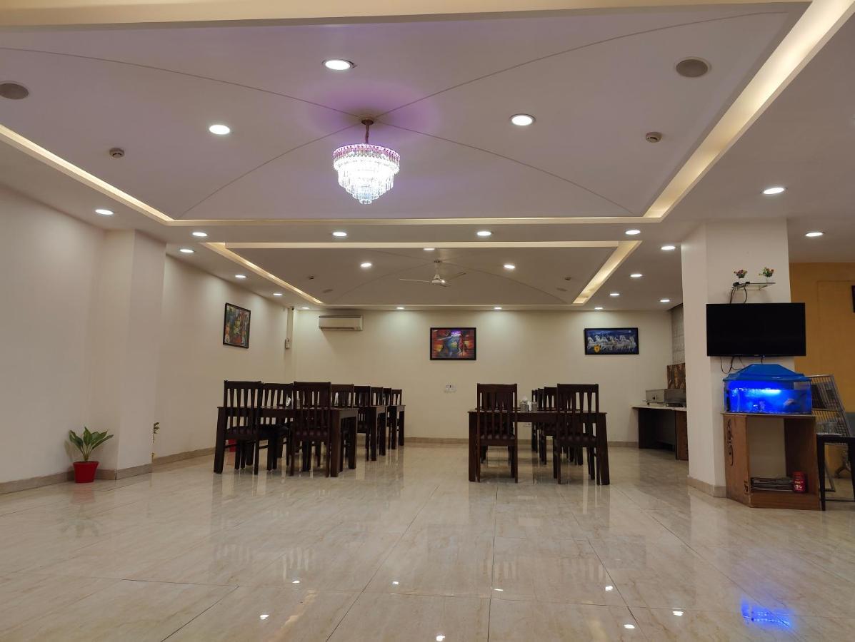 Hotel Ronit Royal Delhi Airport By D'Capitol New Delhi Exterior foto