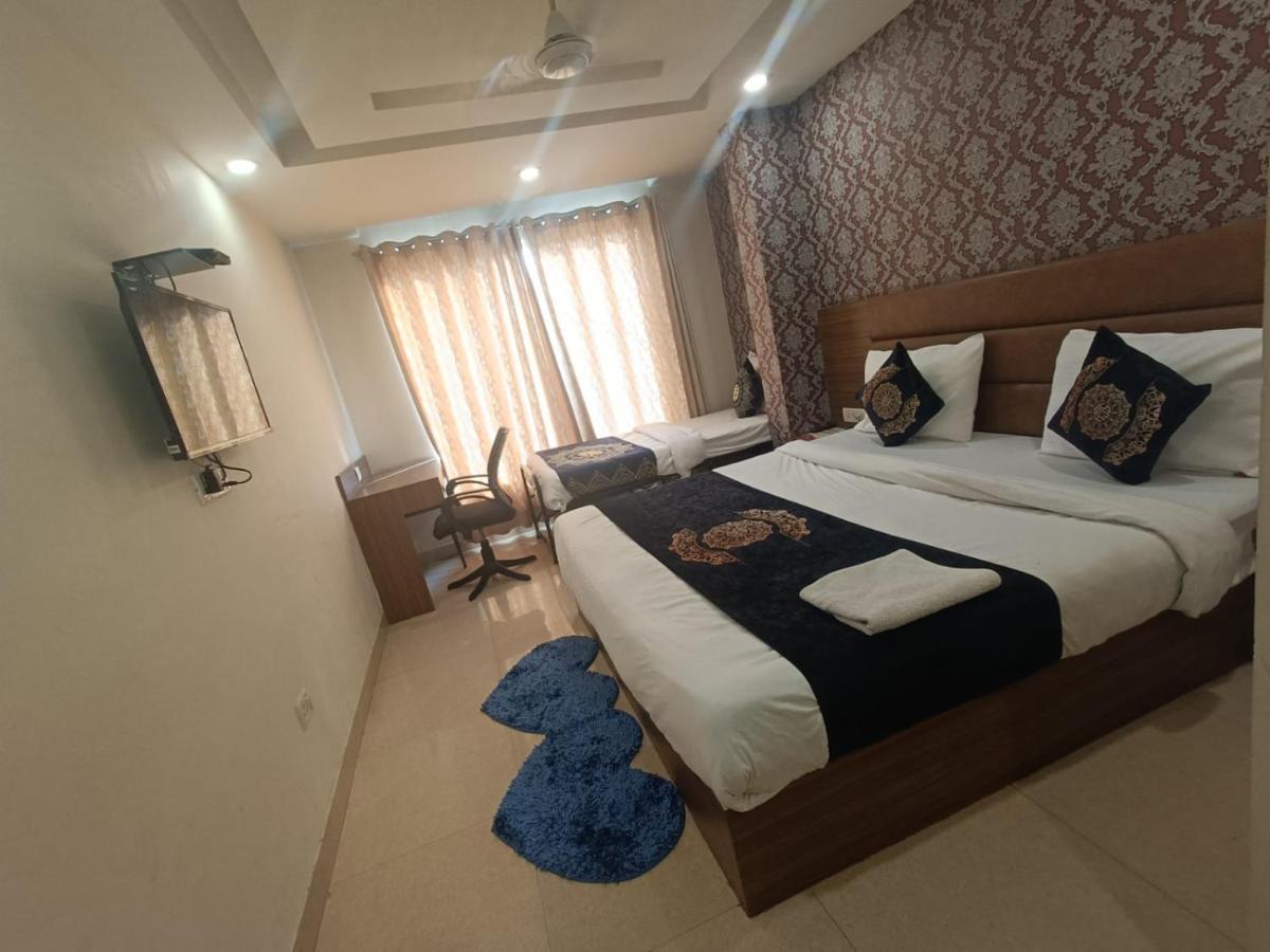 Hotel Ronit Royal Delhi Airport By D'Capitol New Delhi Exterior foto