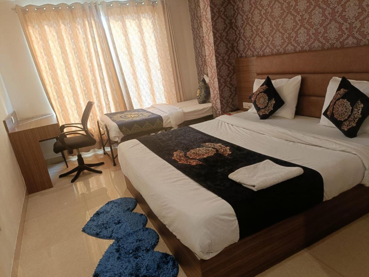 Hotel Ronit Royal Delhi Airport By D'Capitol New Delhi Exterior foto