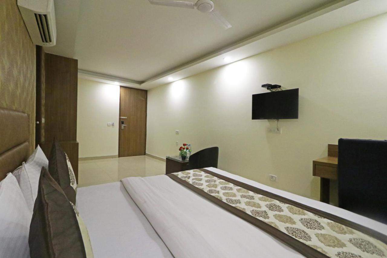 Hotel Ronit Royal Delhi Airport By D'Capitol New Delhi Exterior foto