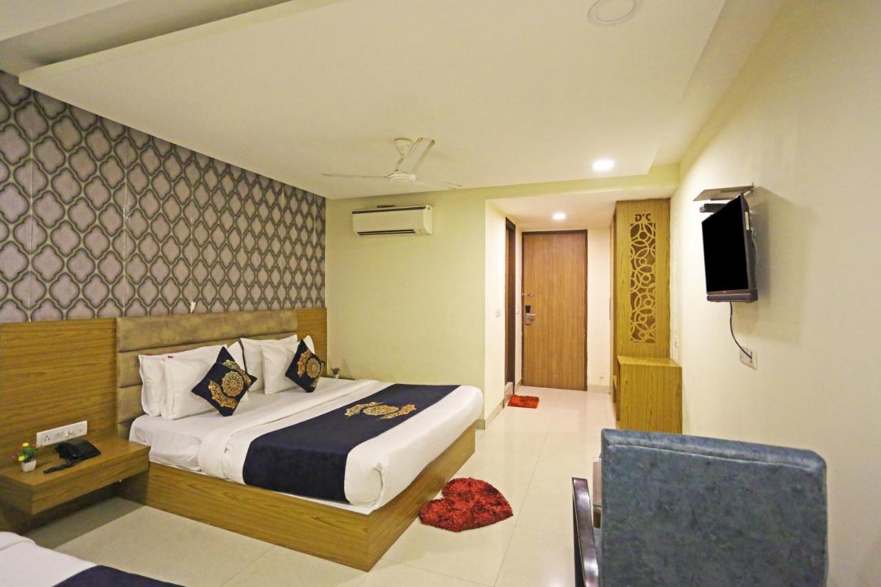 Hotel Ronit Royal Delhi Airport By D'Capitol New Delhi Exterior foto