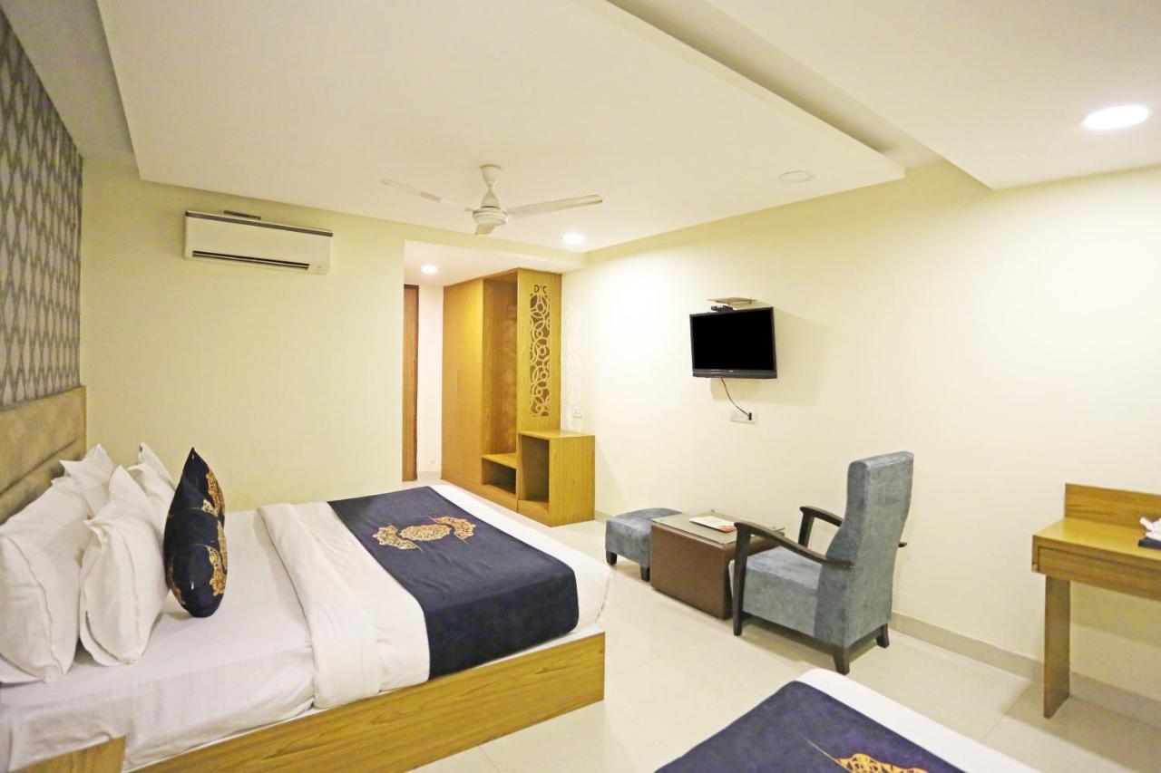 Hotel Ronit Royal Delhi Airport By D'Capitol New Delhi Exterior foto